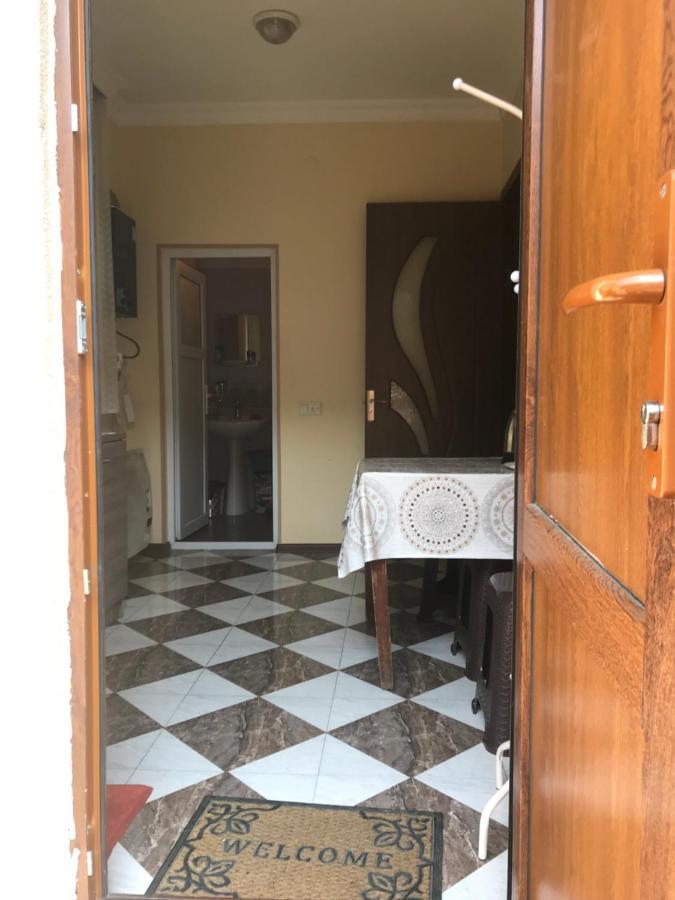 Центр Города Спокойная Улица Kutaisi Exterior foto